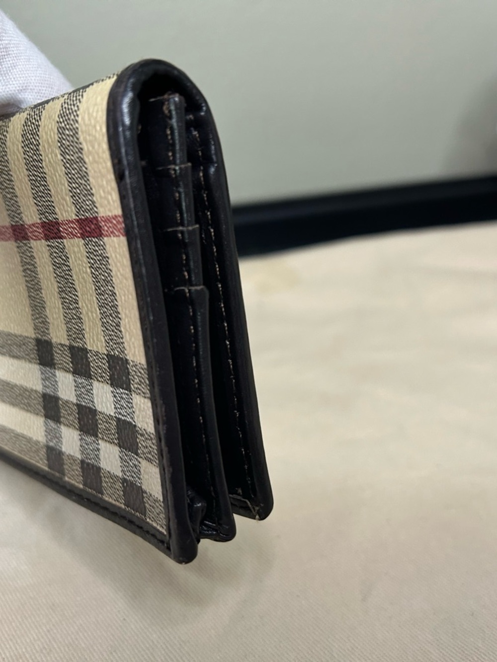 Burberry Iconic Nova Check Bifold Wallet  with Embossed Logo - Picture 9 of 10
